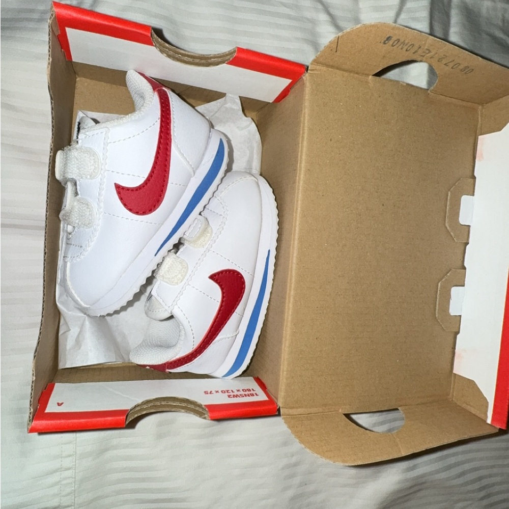 Baby boy Nike Cortez Sz 4